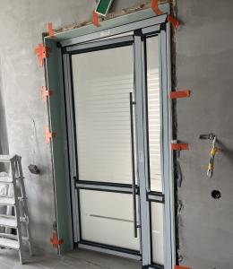 Алюминиевые двери