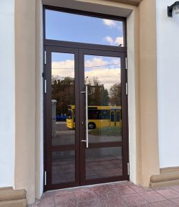 входные алюминиевые двери