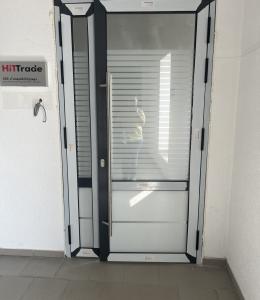 Алюминиевые двери