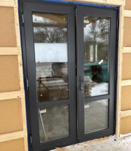 дверь пвх входная