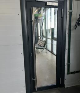 алюминиевые двери цена