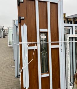 пластиковые двери