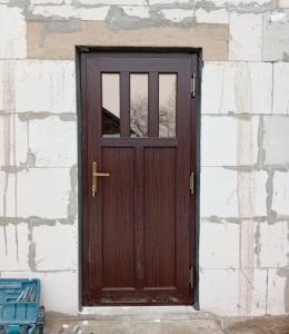 входные пластиковые двери