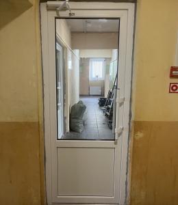 Входные пластиковые двери