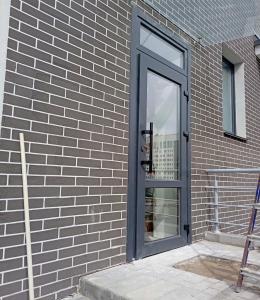 Входные пластиковые двери