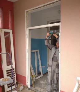 Входные пластиковые двери для дома