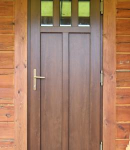 пластиковые двери