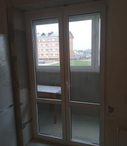 недорогие пластиковые двери