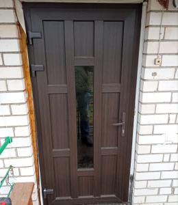 двери наружные пвх