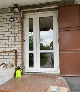 уличная дверь пвх